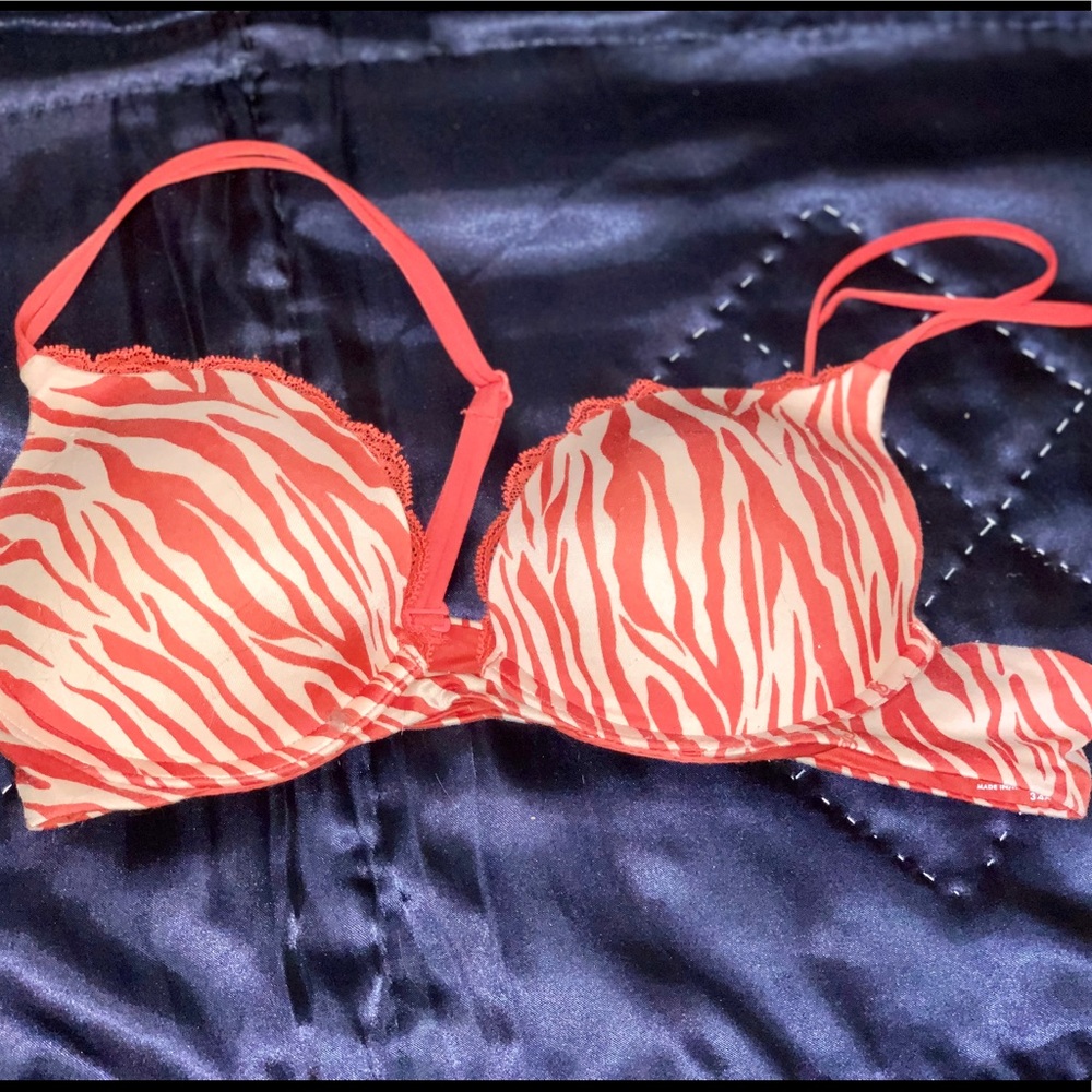 Victoria’s Secret Very Sexy Push Up 34A